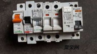 半坡西街專業(yè)電工服務(wù) 燈具安裝、開關(guān)插座維修與配電控制設(shè)備維護(hù)